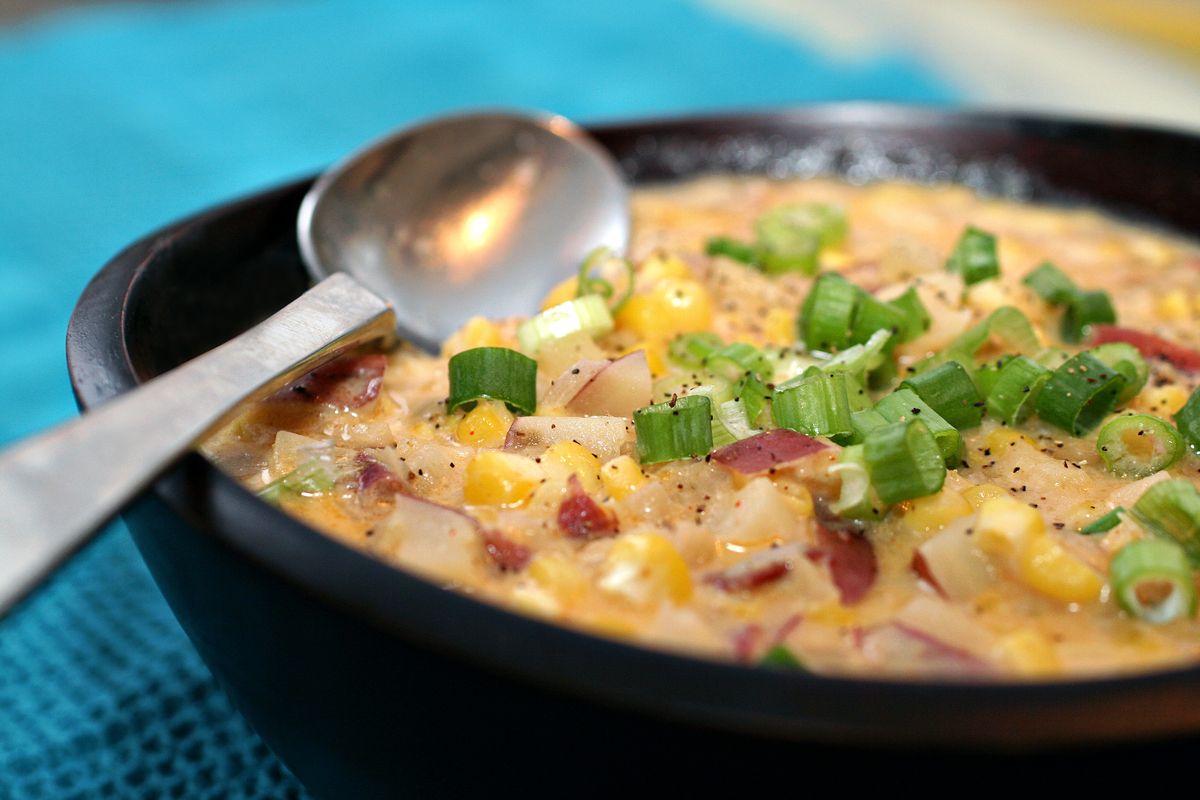 Delicious Vegetarian Corn Chowder Recipe for a Cozy Meal