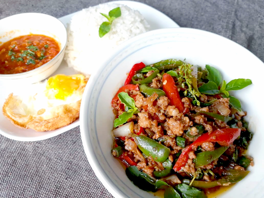 Sizzling Thai Chilli Basil Stir Fry: A Spicy Vegetarian Delight